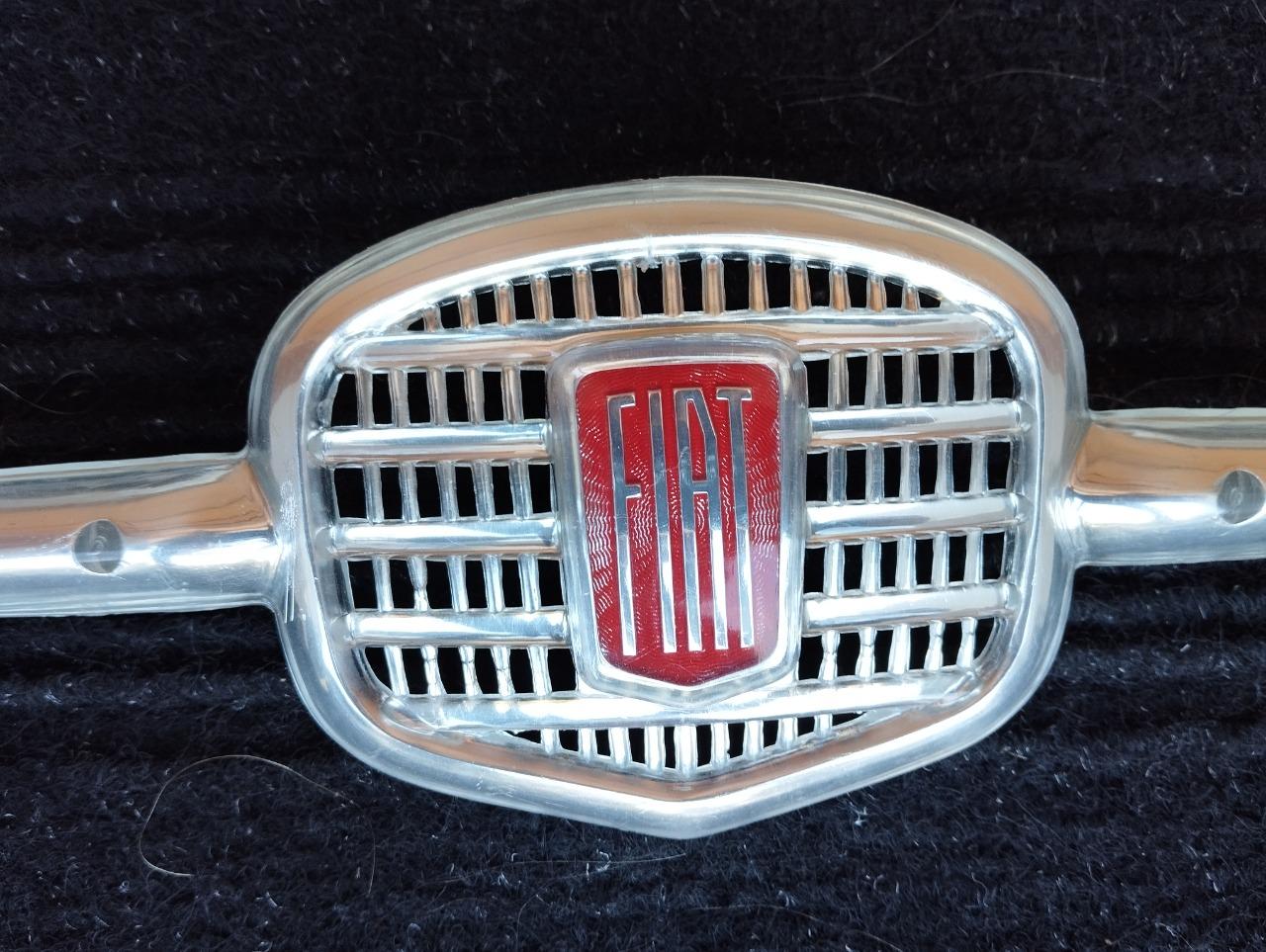 FIAT 500 monogramme LesAnciennes.com