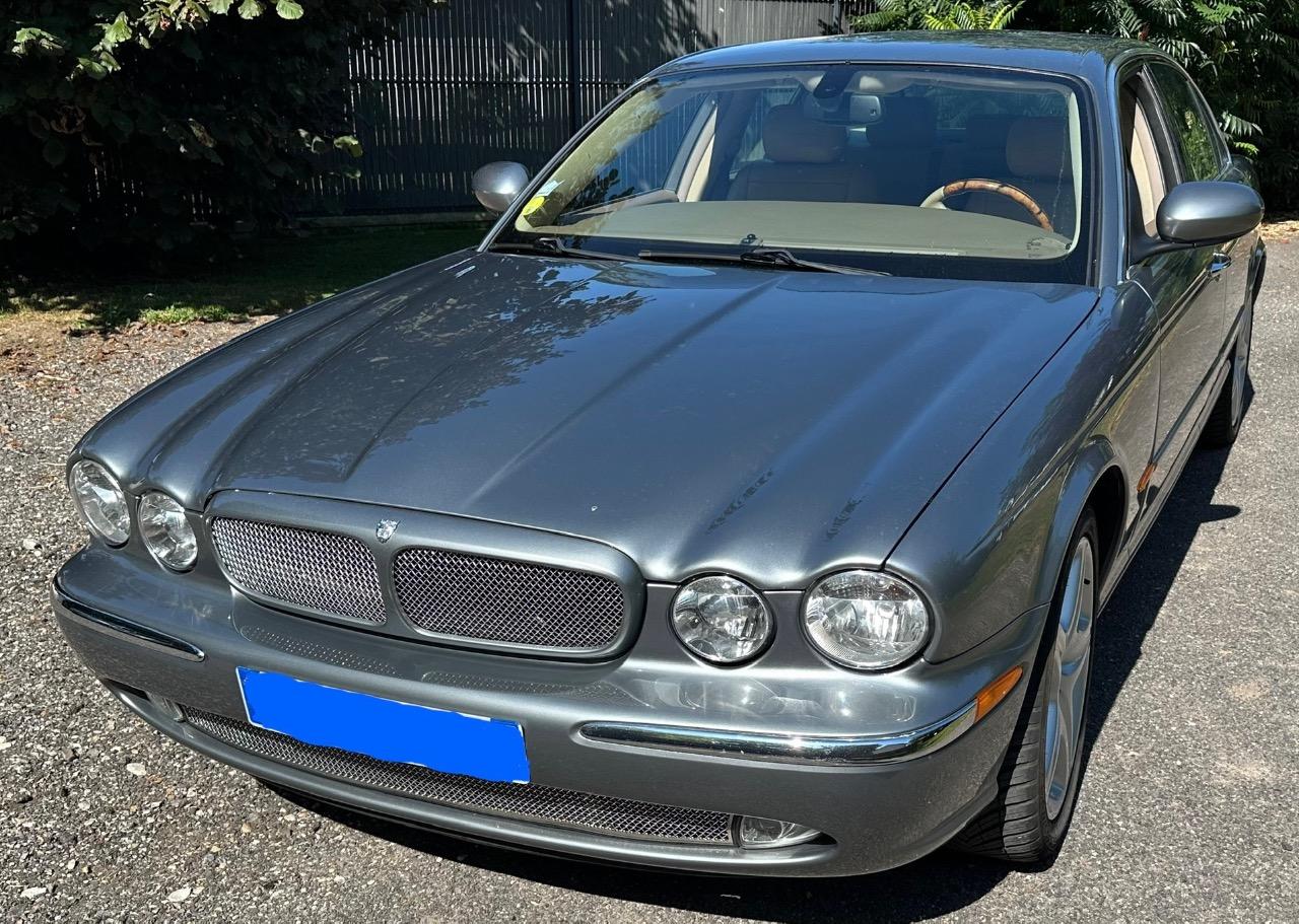 JAGUAR XJ8 X350 - 2006 LesAnciennes.com