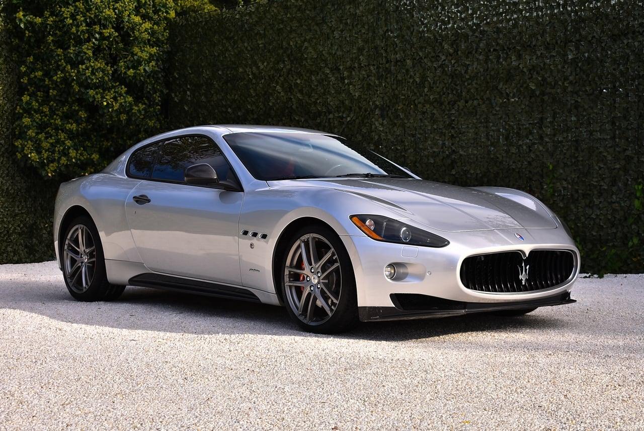 2012 Maserati GranTurismo S - MC Sport Line - 4,7L V8 LesAnciennes.com