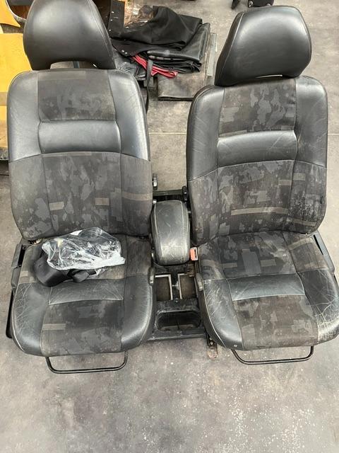 Ensemble de sièges et Banquette VOLVO LesAnciennes.com