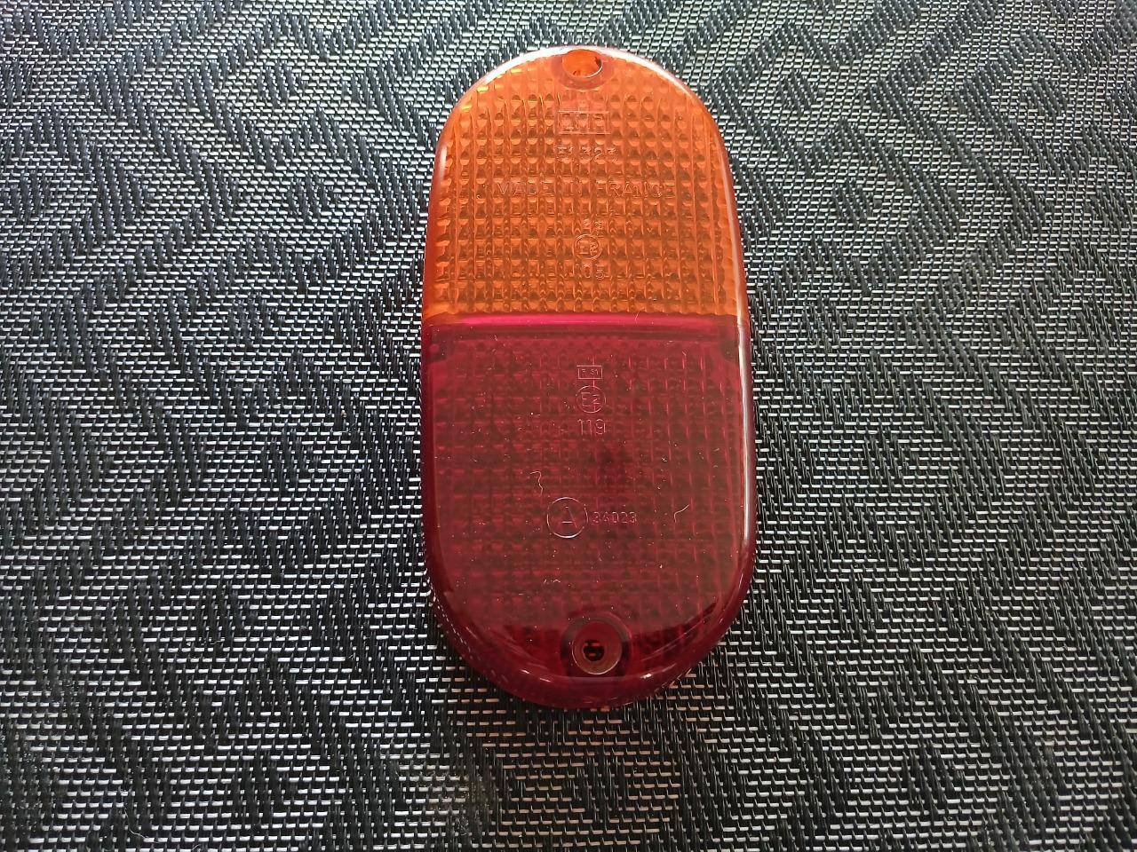 Cabochon de feu arrière RENAULT Rodéo LesAnciennes.com