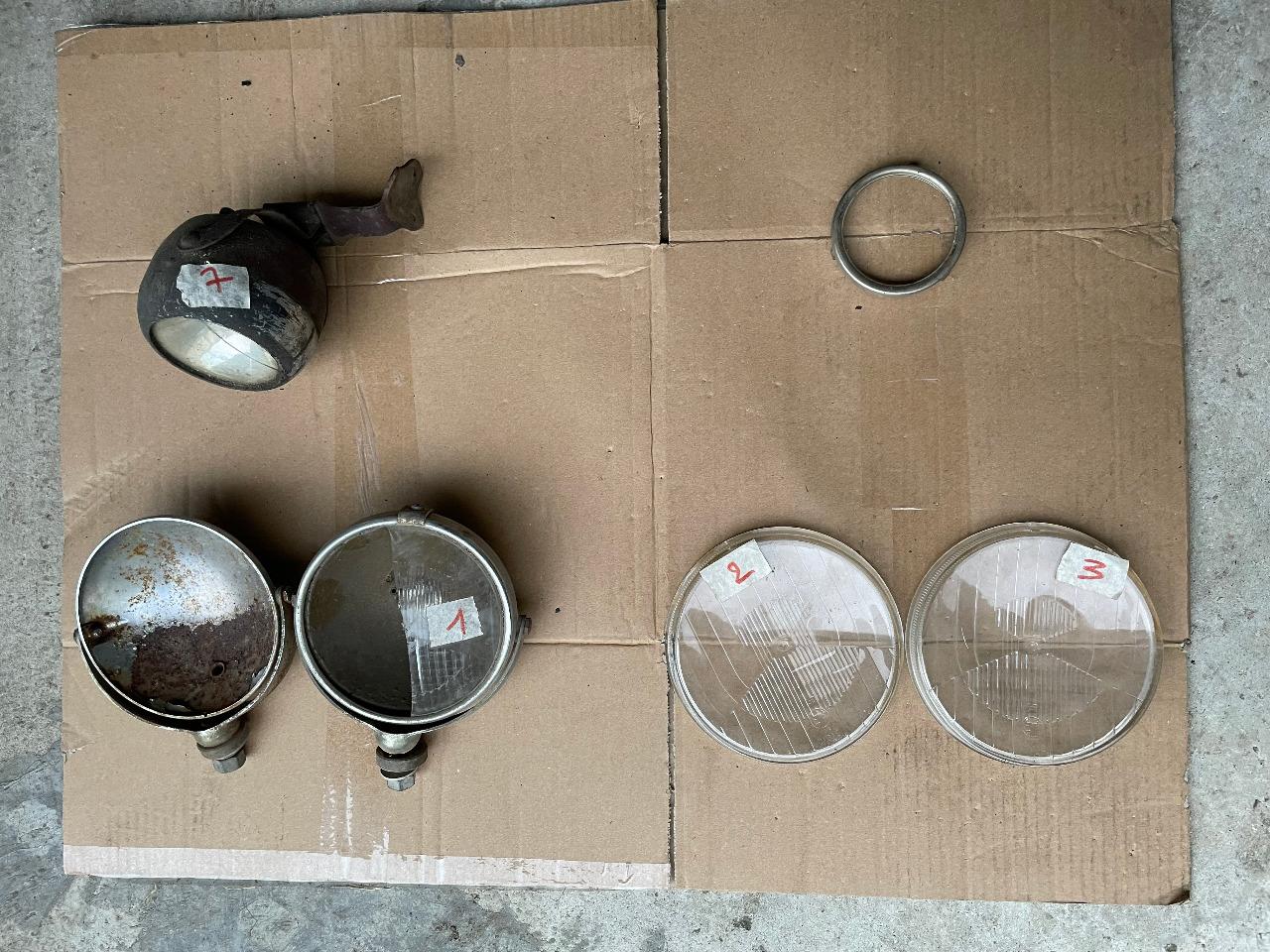 Lot de pièces CITROEN RENAULT ? Dauphine LesAnciennes.com