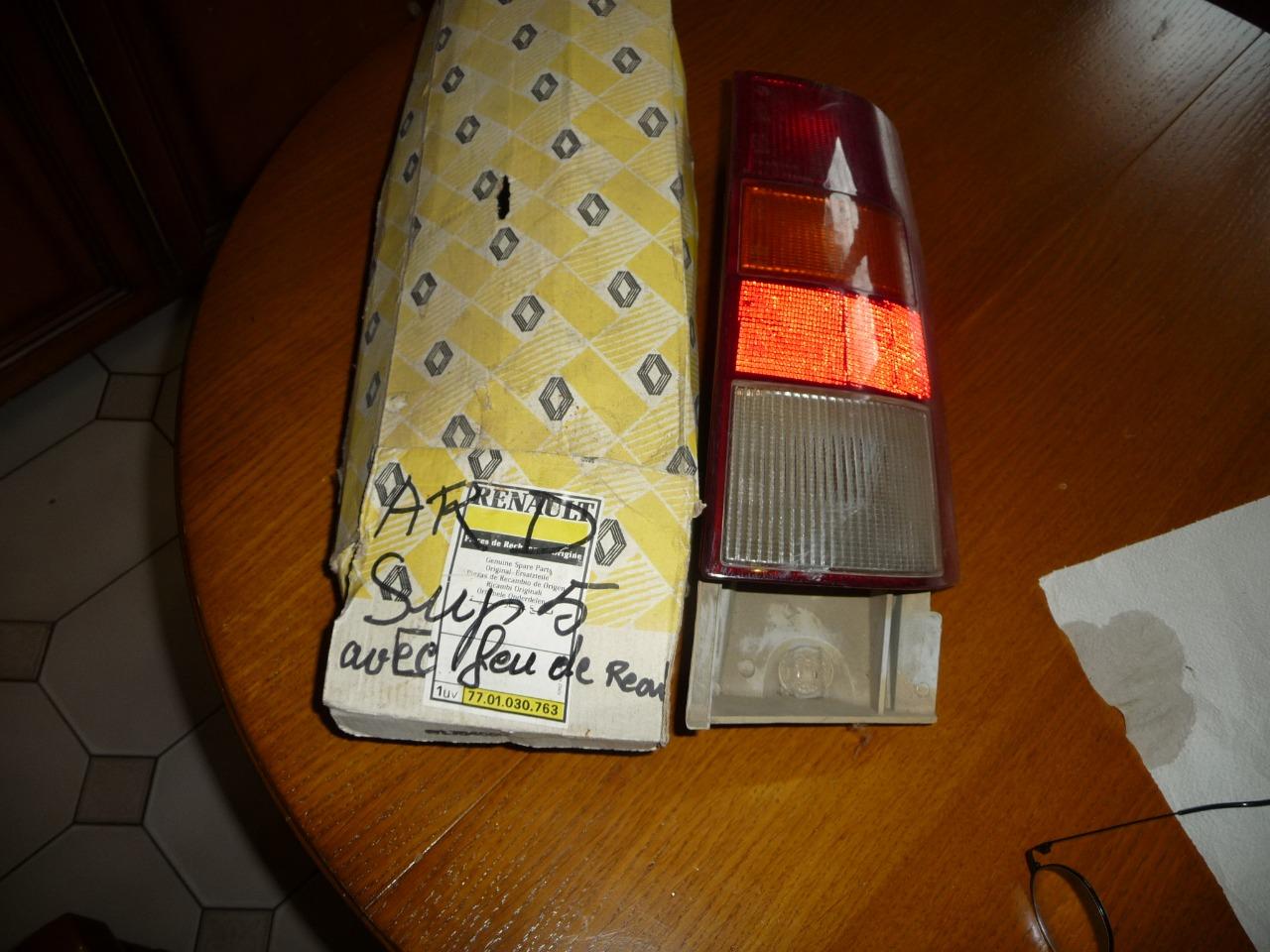 Pièces RENAULT Super 5 FEUX ARRIERRE NEUF LesAnciennes.com