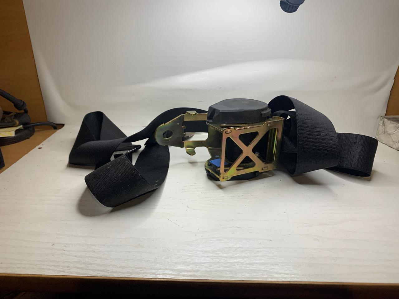 Ceinture sécurité AR G BMW E36 TOURING LesAnciennes.com