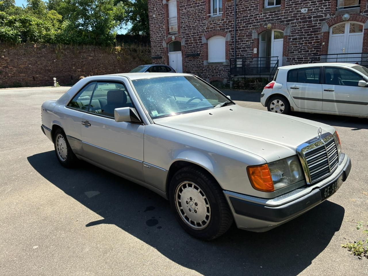 MERCEDES 230 CE W124 Sportline - 1990 LesAnciennes.com