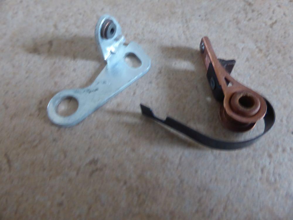 Rupteur Panhard Dyna. LesAnciennes.com