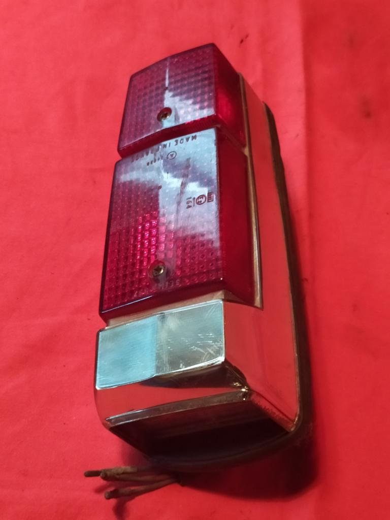 B Feux Arrière Citroen DS Pallas Complet 1969 - 74 LesAnciennes.com