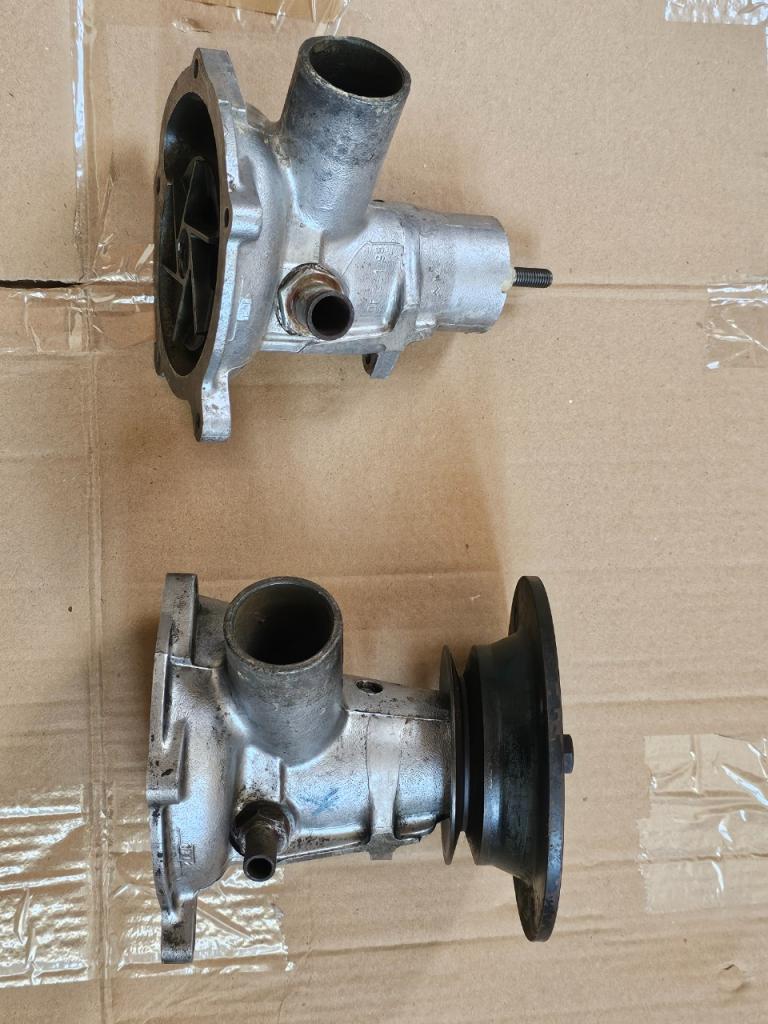 Pompe a eau CITROEN DS LesAnciennes.com