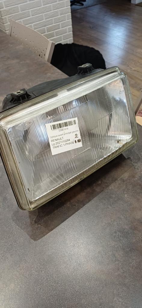 Optique de phare RENAULT Trafic Serie 1 phase 2 LesAnciennes.com