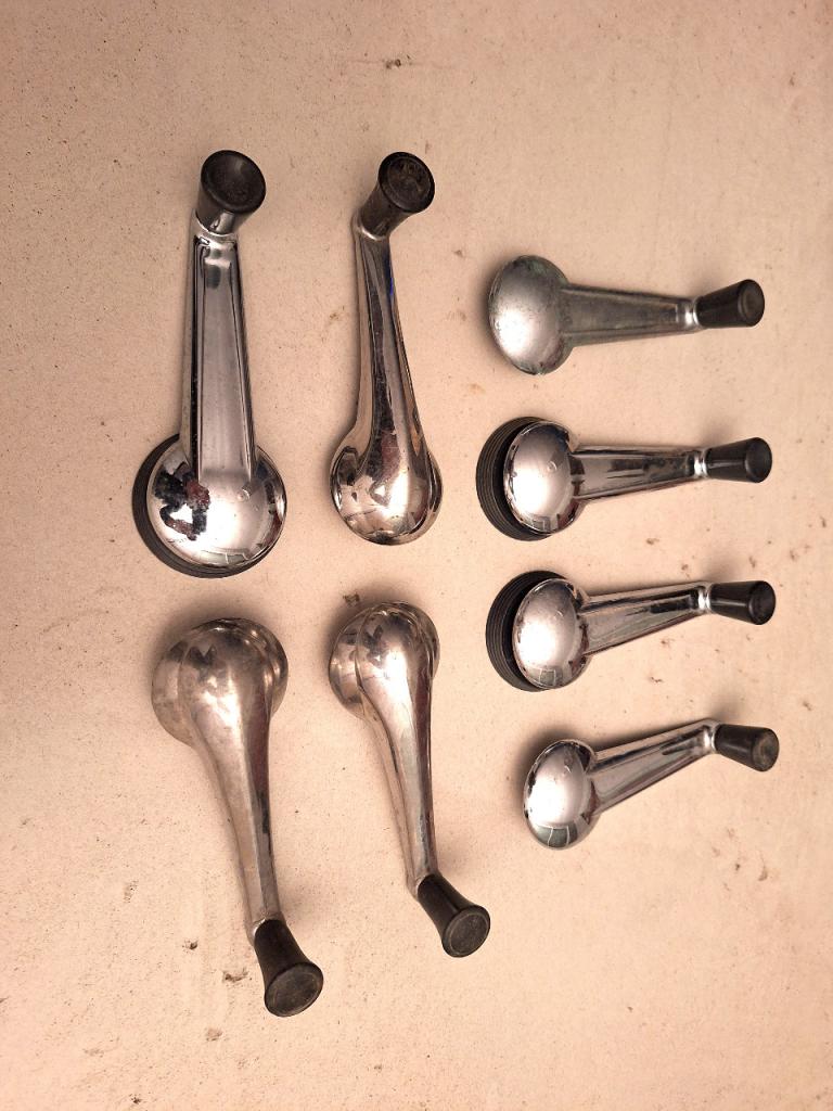 Manivelle, poignée de porte Citroën DS LesAnciennes.com