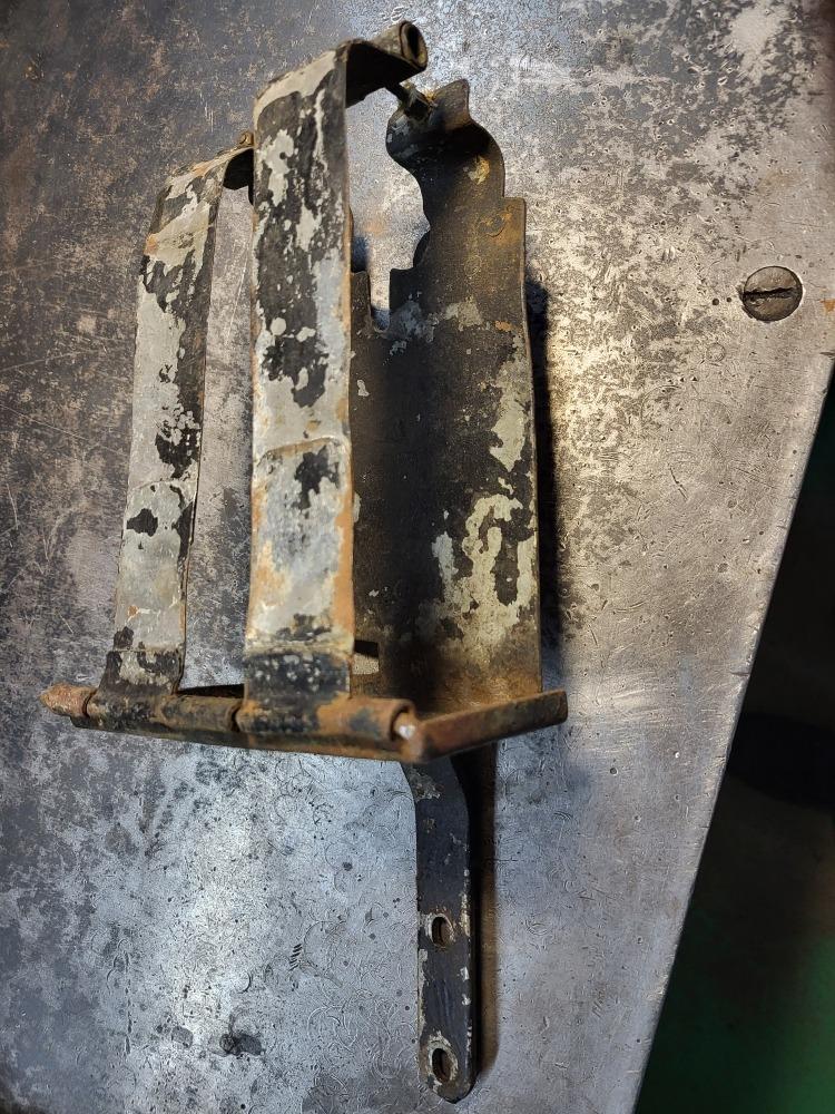 Support de batterie TERROT 500 RL LesAnciennes.com