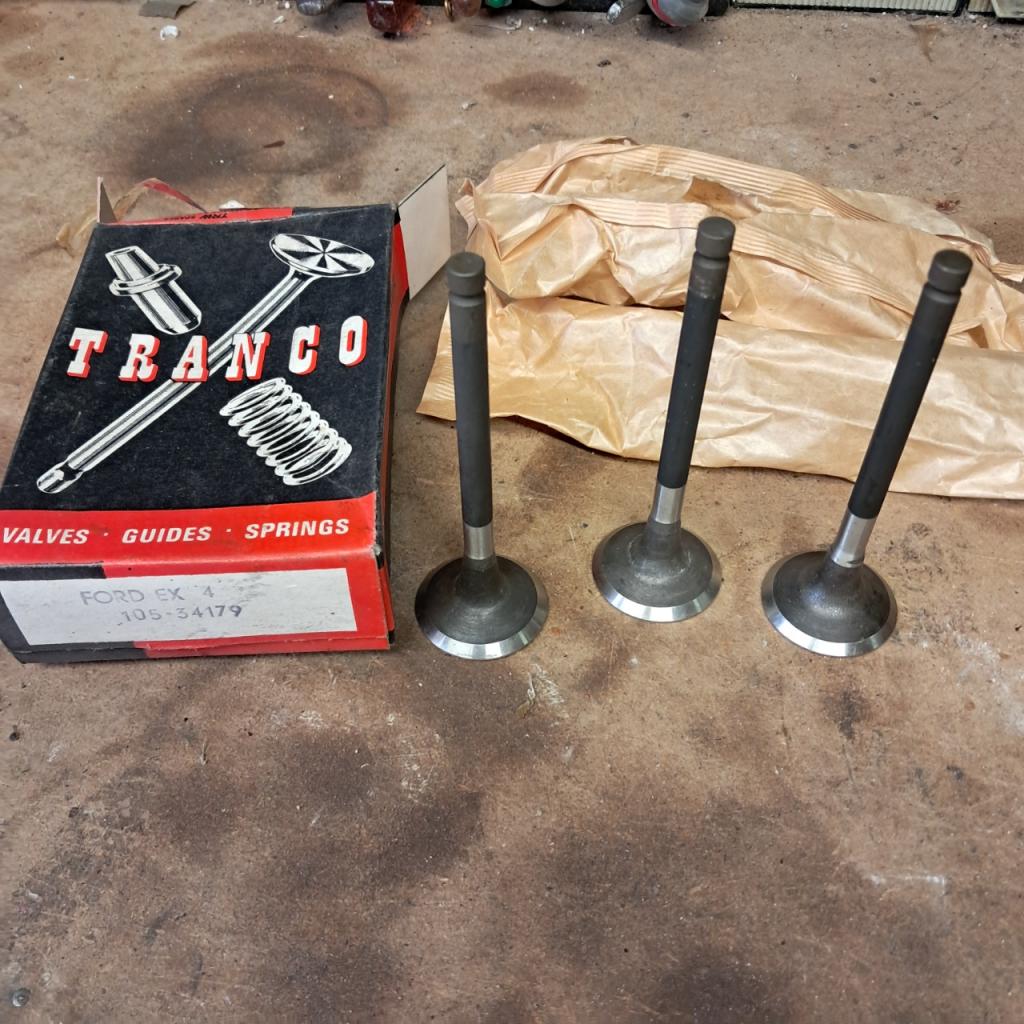 3 soupapes FORD 36,8x7,7x long 114,6mm LesAnciennes.com