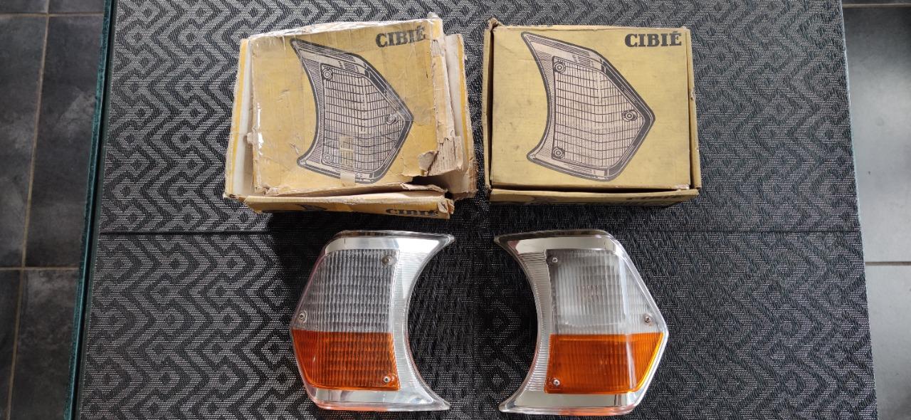 Clignotants RENAULT 10 (R10) série 1 LesAnciennes.com