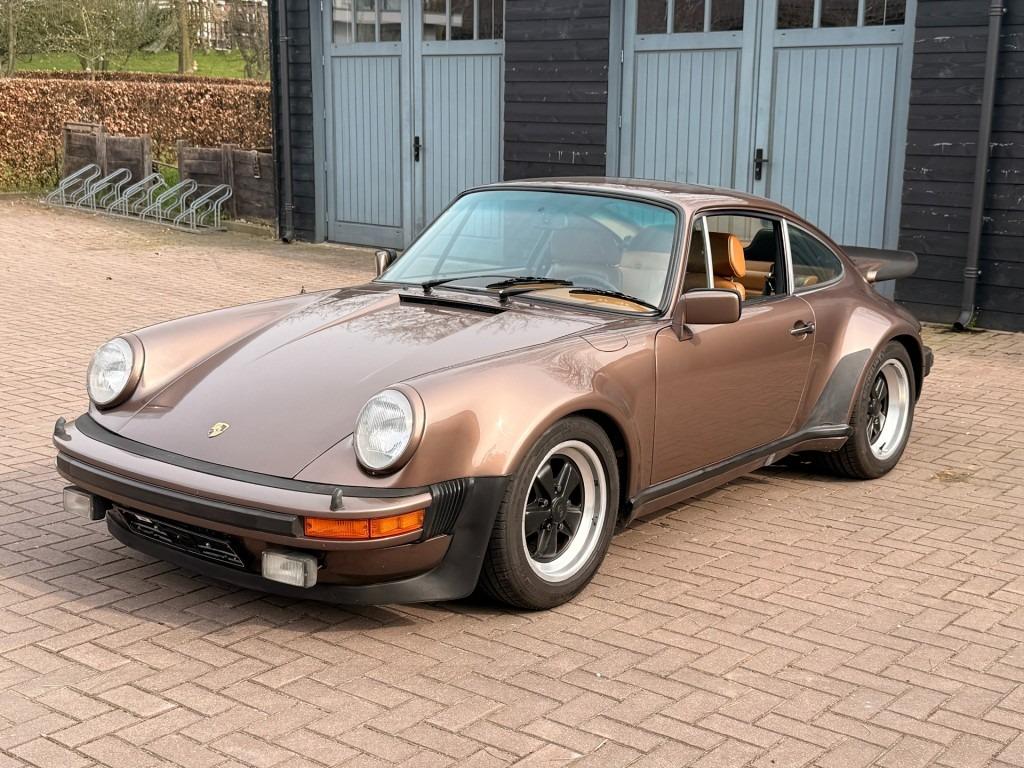 PORSCHE 911 turbo - 1977 LesAnciennes.com