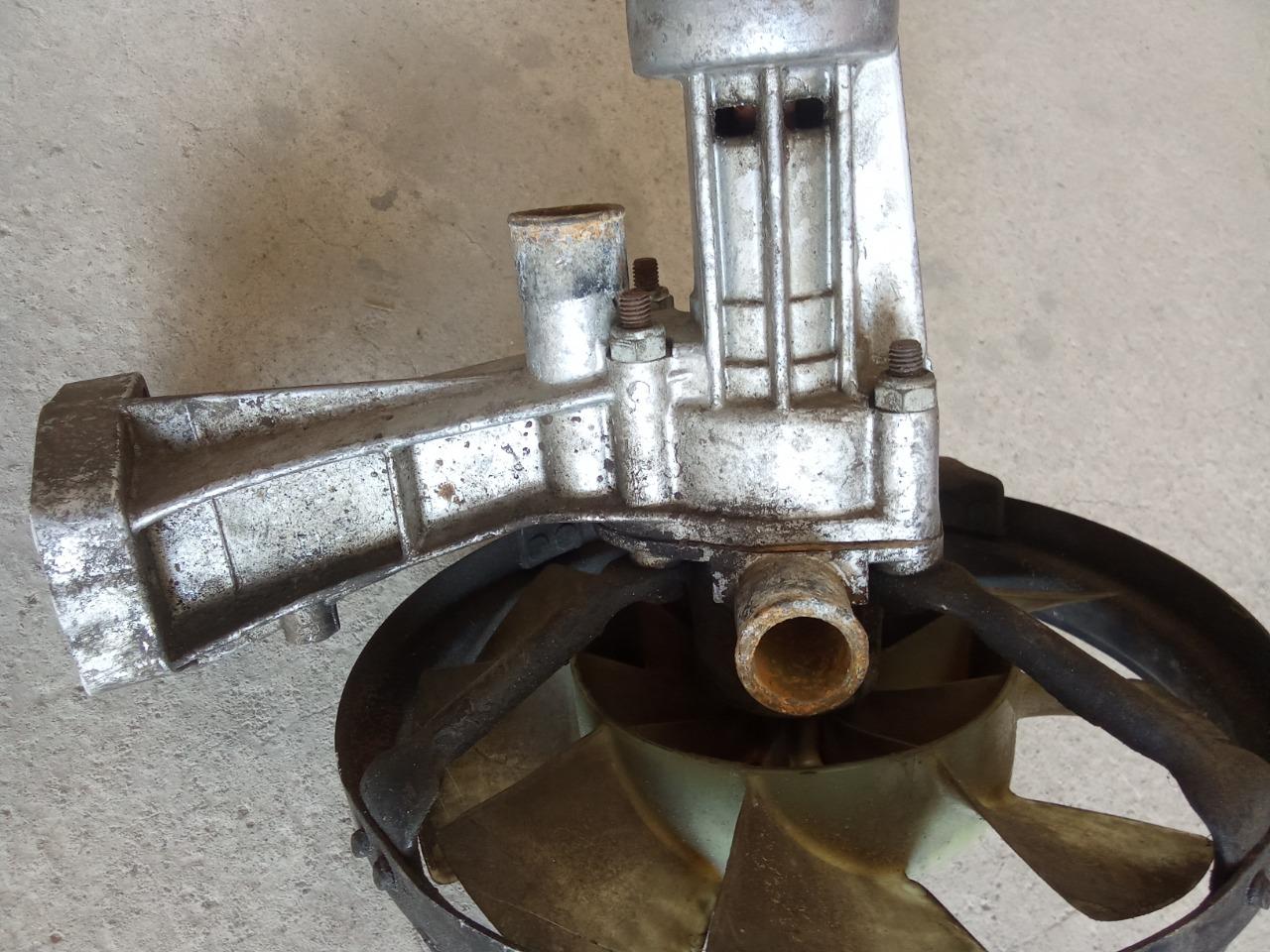 Pompe a eau SIMCA 1000 à vendre