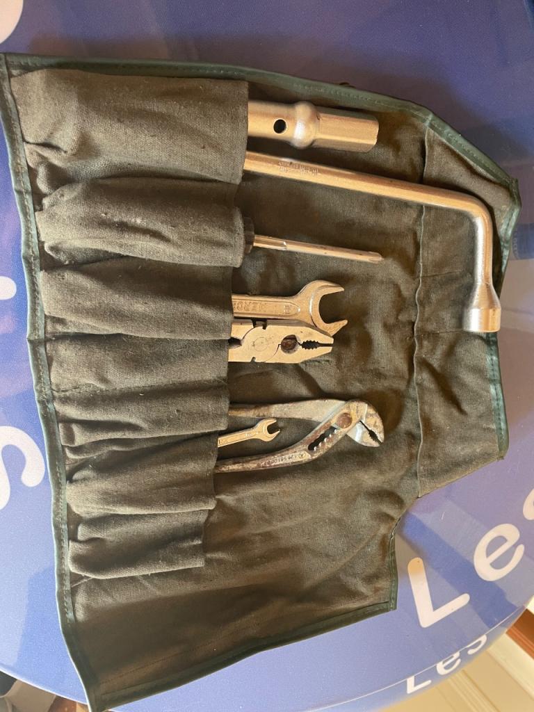 Trousse MERCEDES W107 LesAnciennes.com