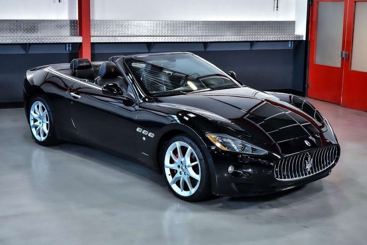2013 Maserati GranCabrio Convertible 4,7L V8 LesAnciennes.com