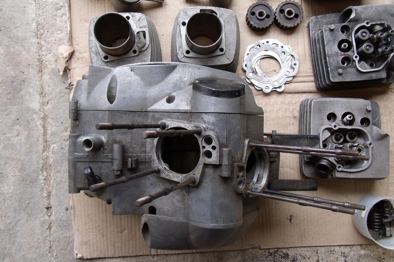 Lot de pièces MOTO MORINI 500 LesAnciennes.com