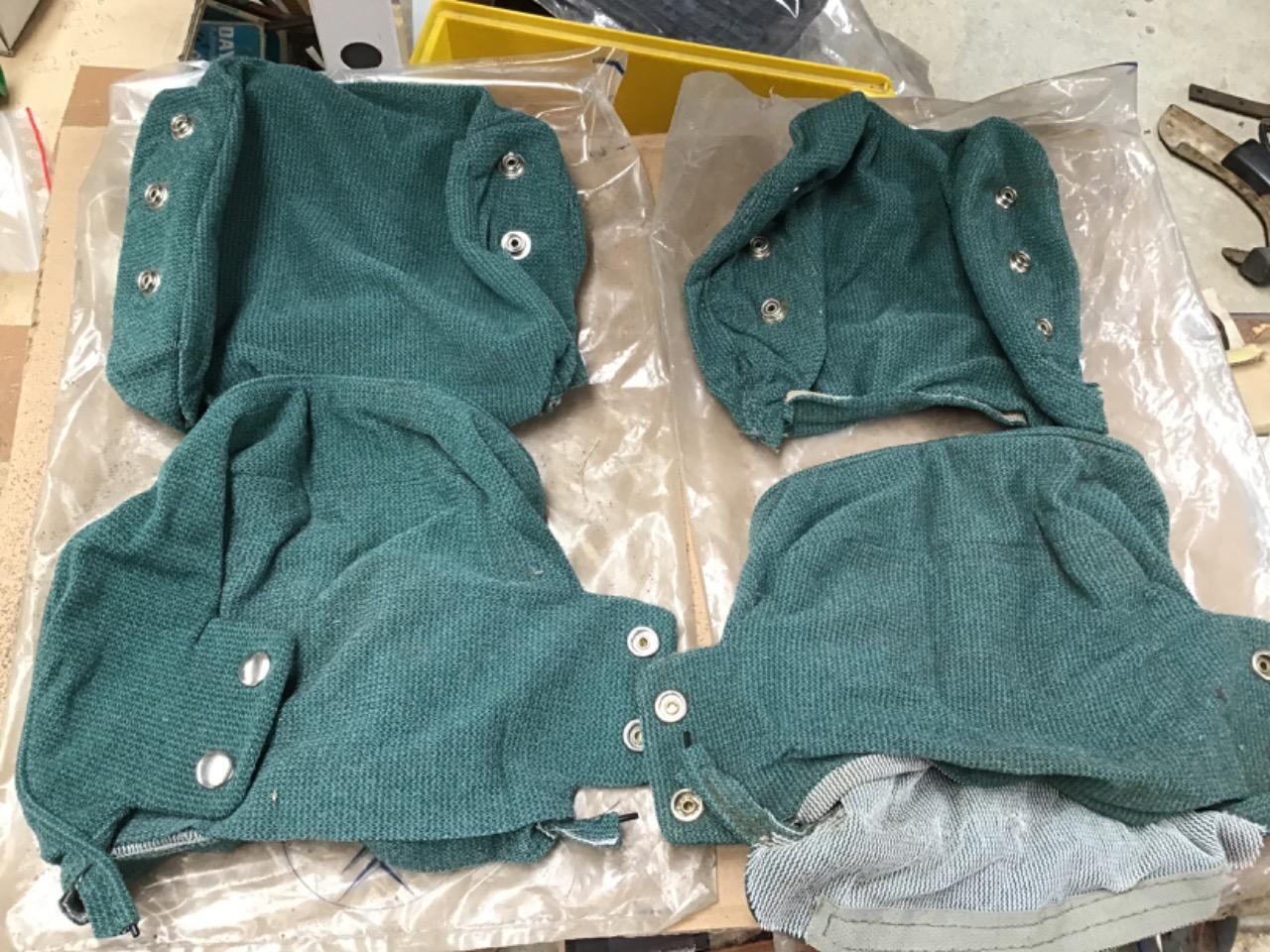 HOUSSES APPUIE TÊTE NEUVES CITROEN CX LesAnciennes.com