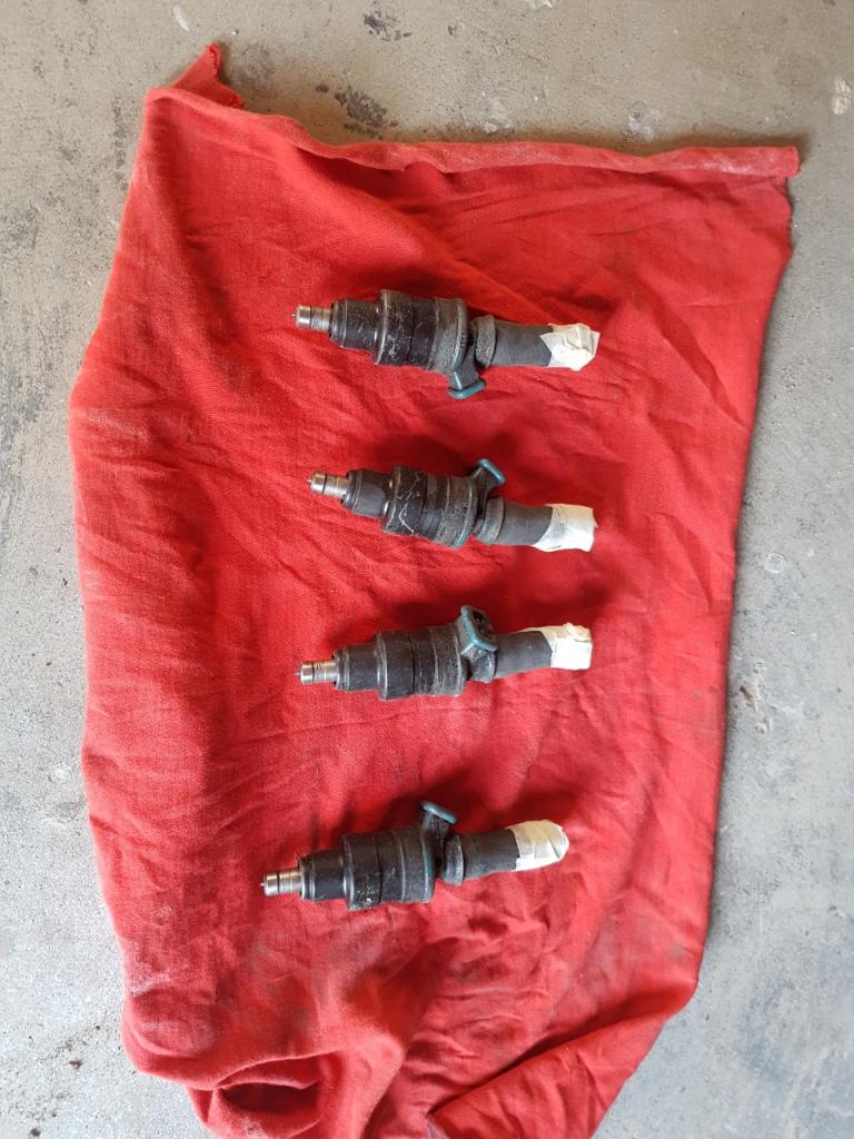 Injecteurs CITROEN DS 21 inject. LesAnciennes.com