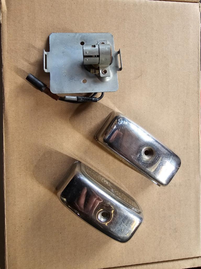 Eclaireur plaque et support CITROEN DS LesAnciennes.com