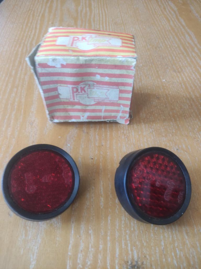 Paire de catadioptres RENAULT Floride LesAnciennes.com