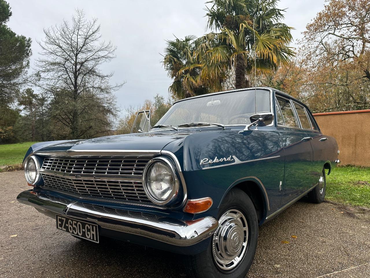 OPEL Rekord A - 1964 LesAnciennes.com