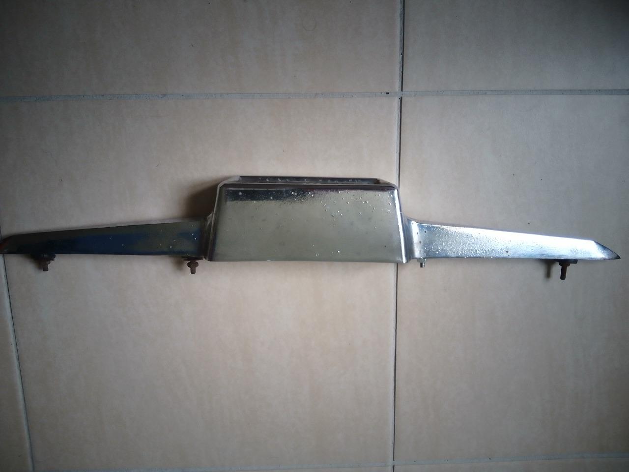 Flèche de coffre SIMCA 1000 1962/1971 LesAnciennes.com