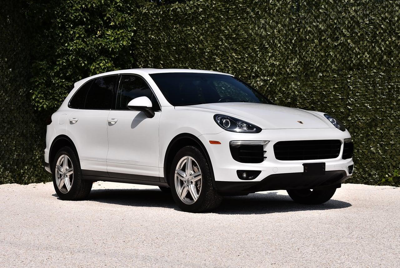 2015 Porsche Cayenne S SUV 3,6L V6 LesAnciennes.com