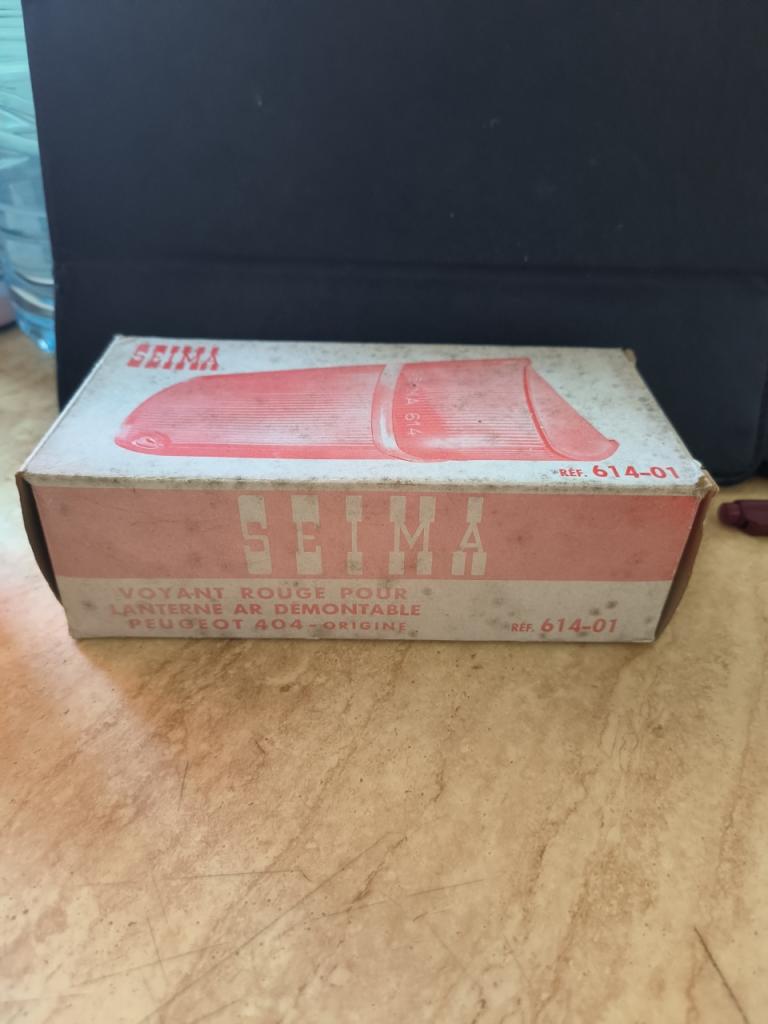 Voyant PEUGEOT 404 LesAnciennes.com