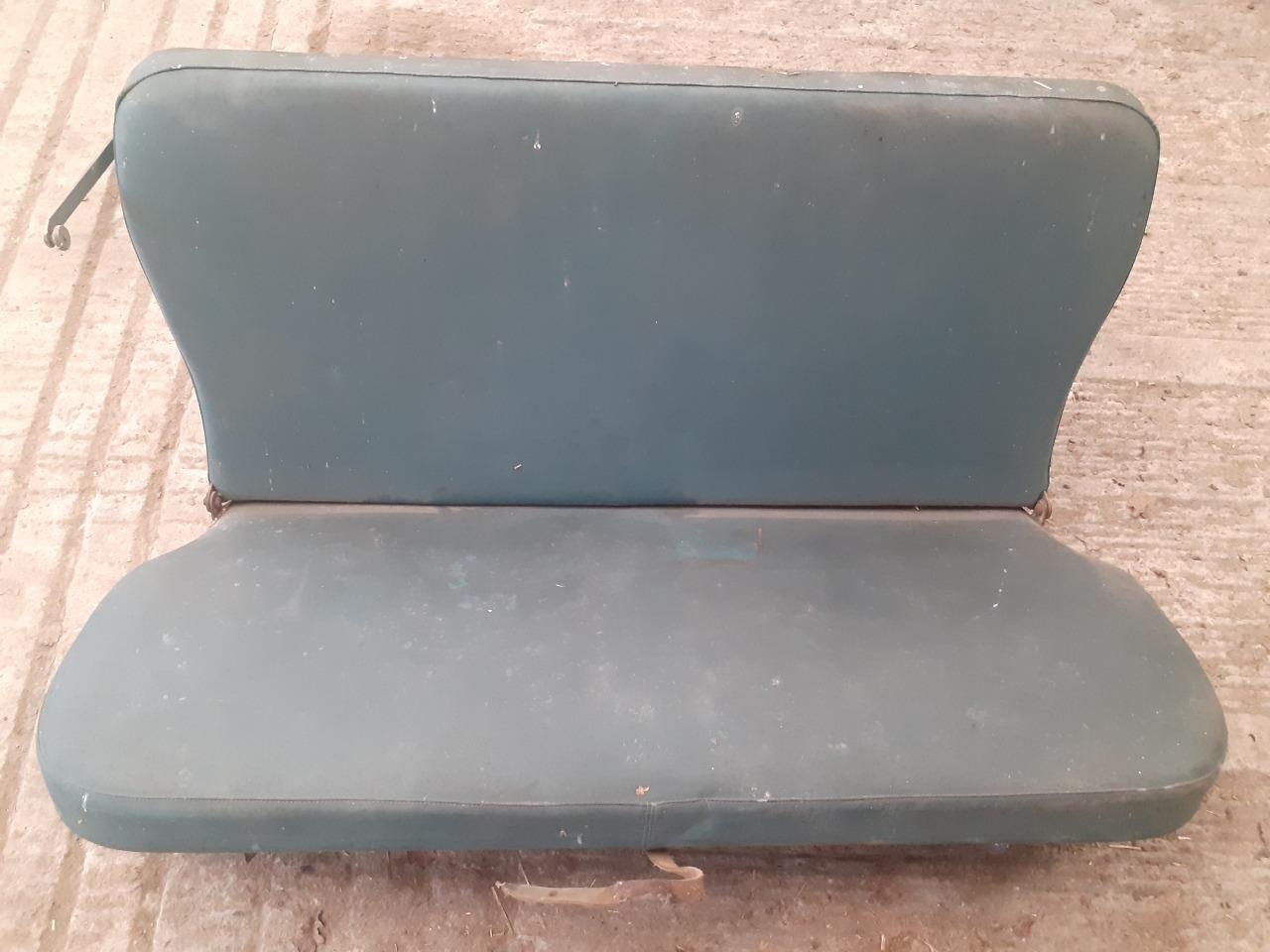 Sièges RENAULT 4 (R4) LesAnciennes.com