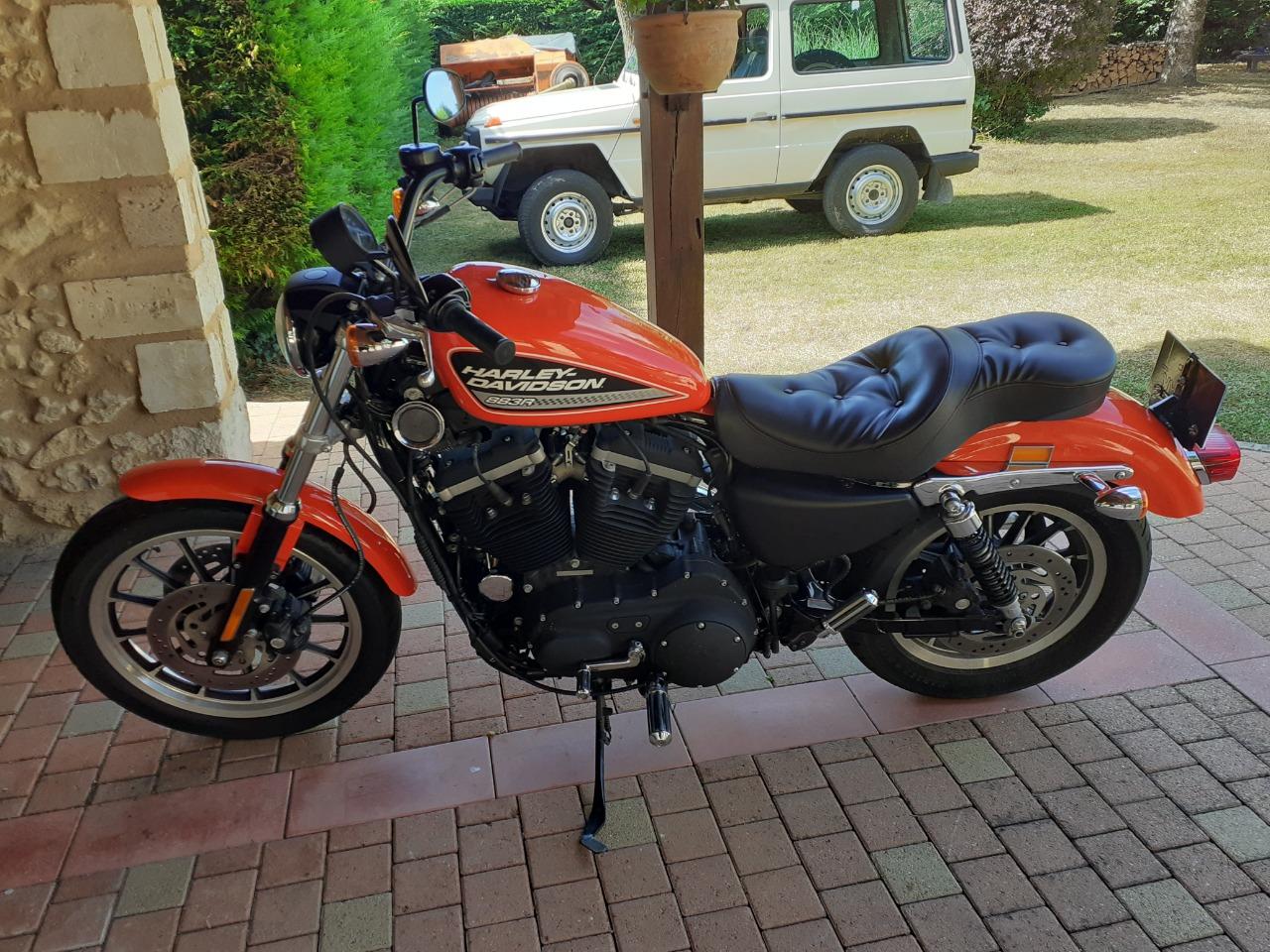 HARLEY DAVIDSON Sportster XL883R LesAnciennes.com