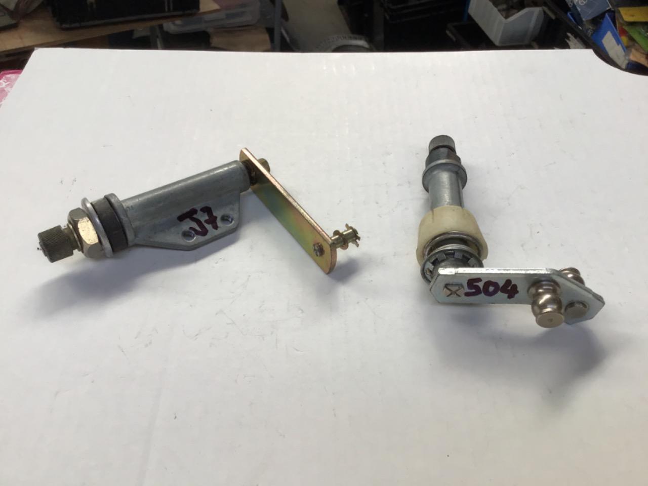 COUSSINET D’ESSUIE GLACE PEUGEOT 504 J7 LesAnciennes.com