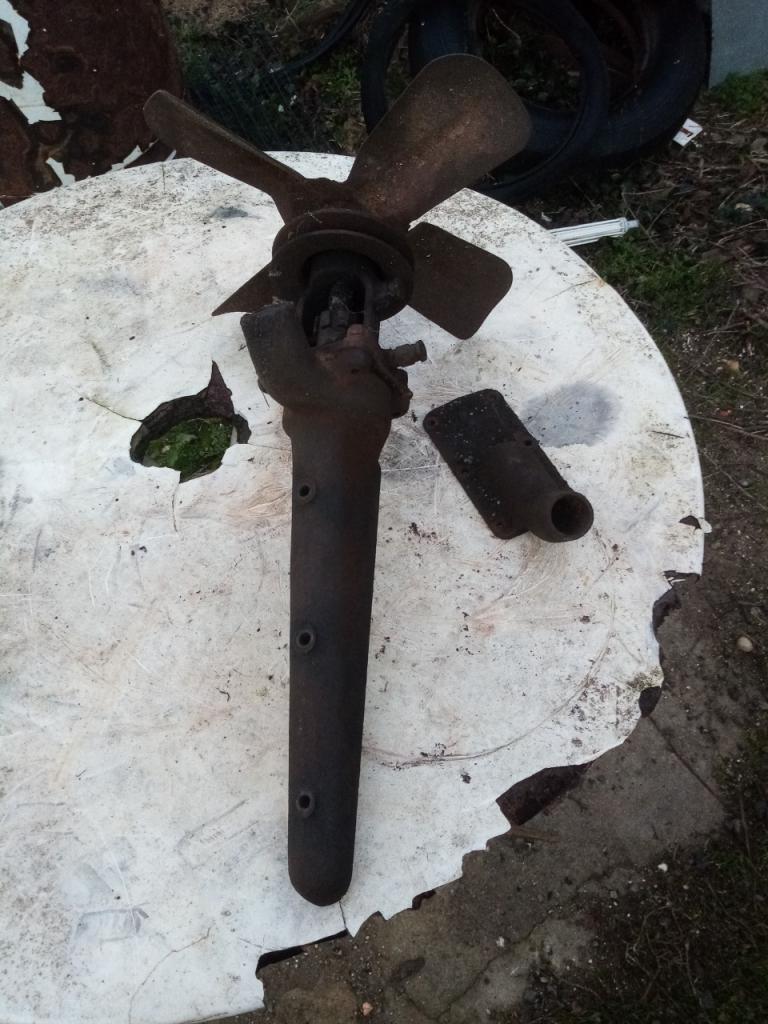 Pompe à eau RENAULT Monaquatre LesAnciennes.com