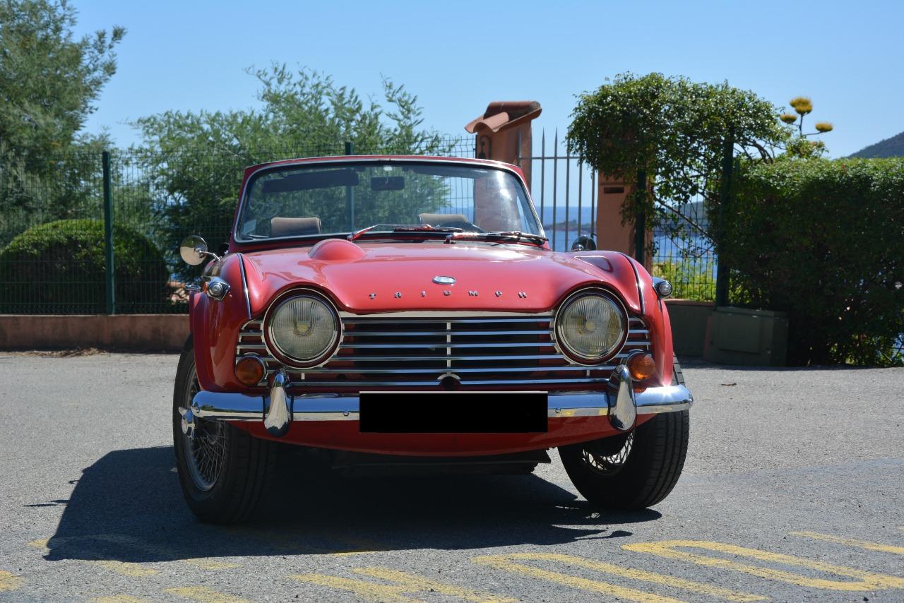 TRIUMPH TR4 A IRS avec Hardtop - 1966 LesAnciennes.com