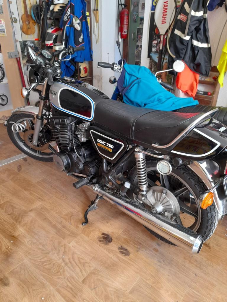 YAMAHA XS 750 - 1977 LesAnciennes.com