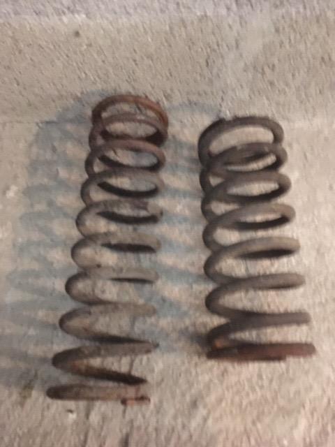 Ressorts AV et AR VOLVO P1800 LesAnciennes.com