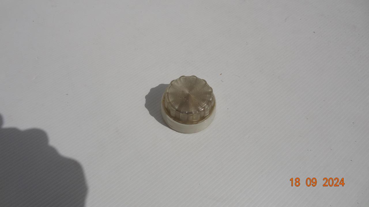 Lampe RENAULT Dauphine LesAnciennes.com