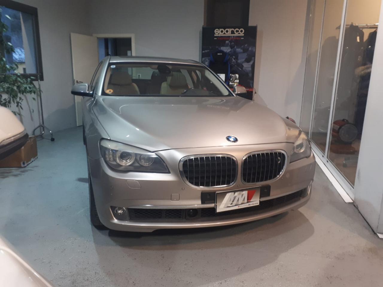 BMW 750 Li LesAnciennes.com