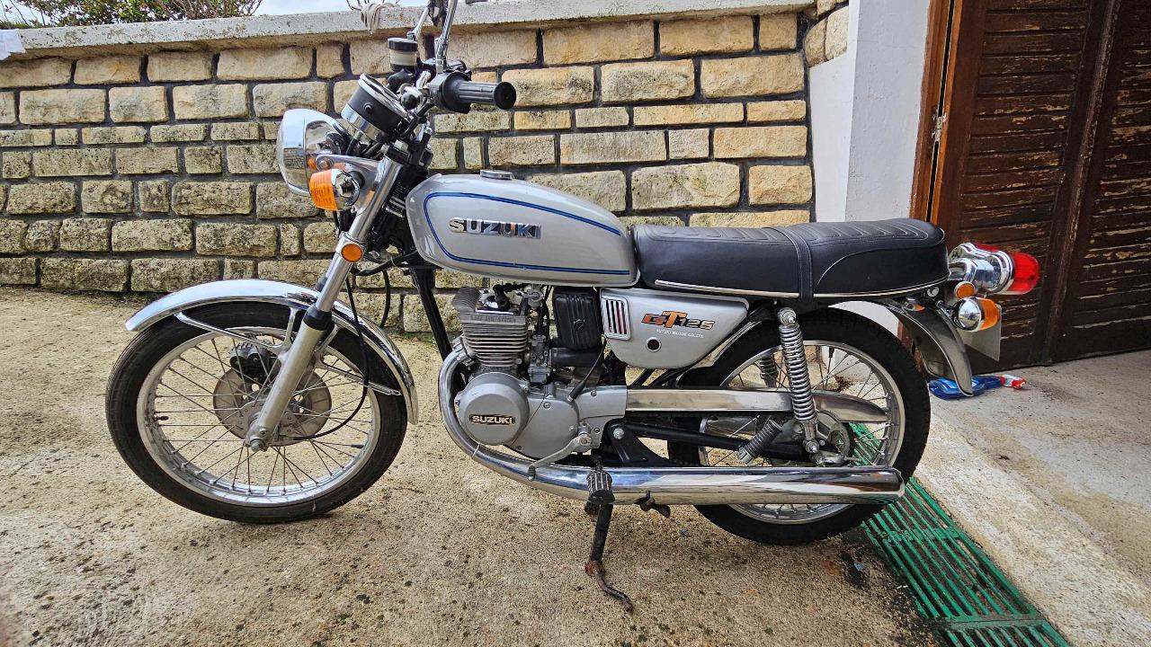 SUZUKI GT 125 - 1976 LesAnciennes.com