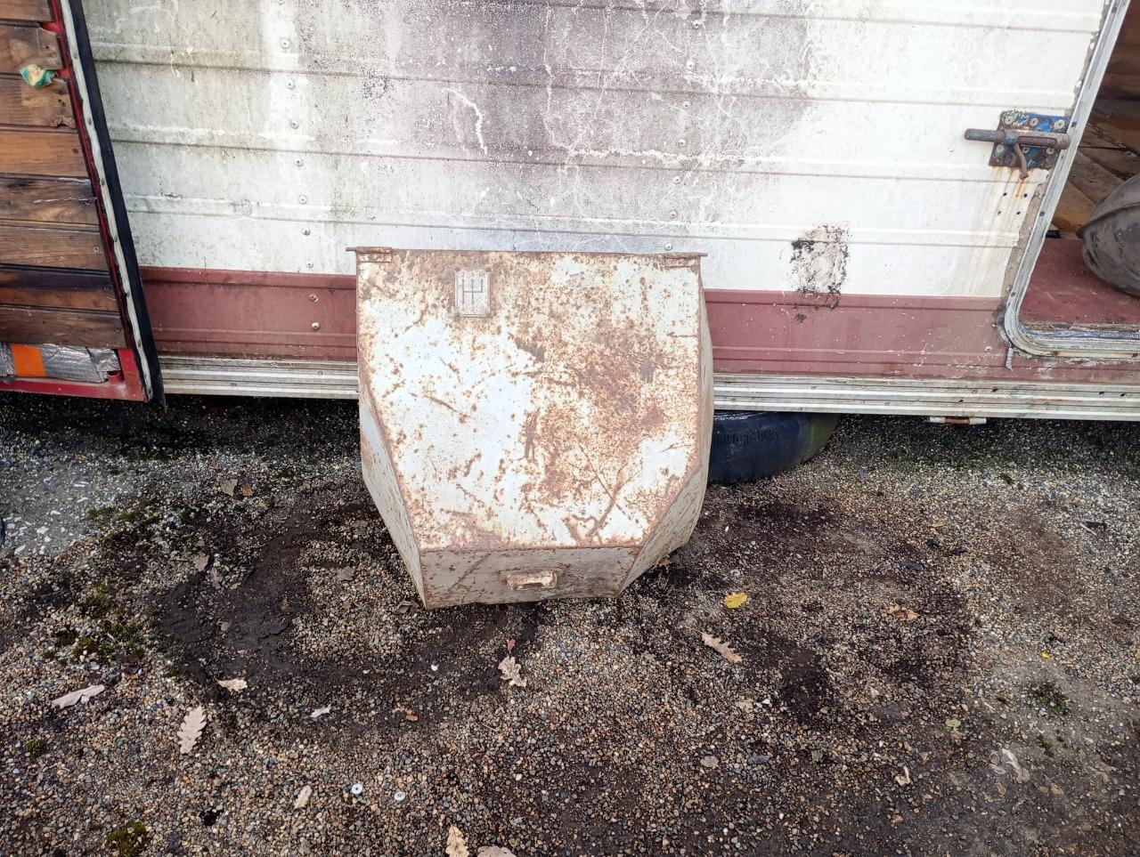 Caches moteur LesAnciennes.com