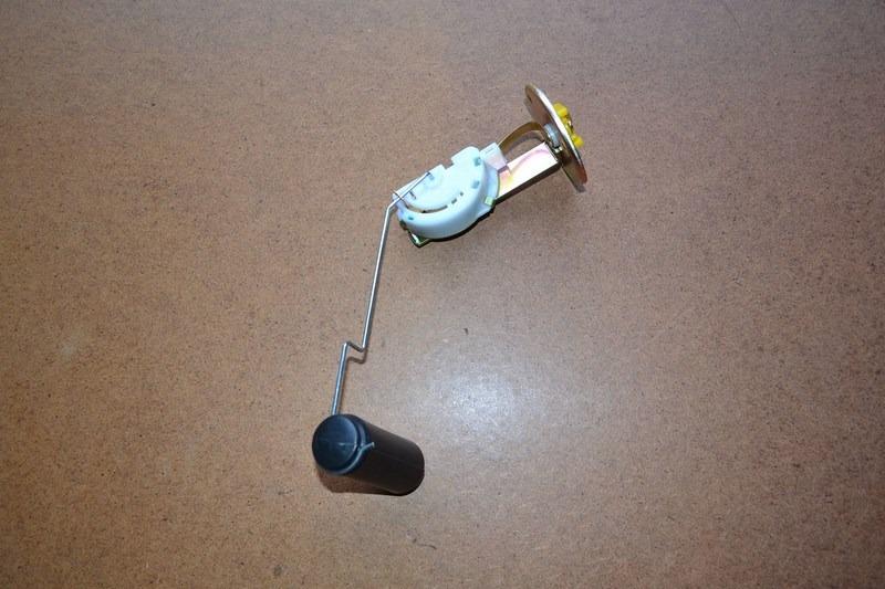 Jauge à carburant PEUGEOT 204 304, neuve LesAnciennes.com