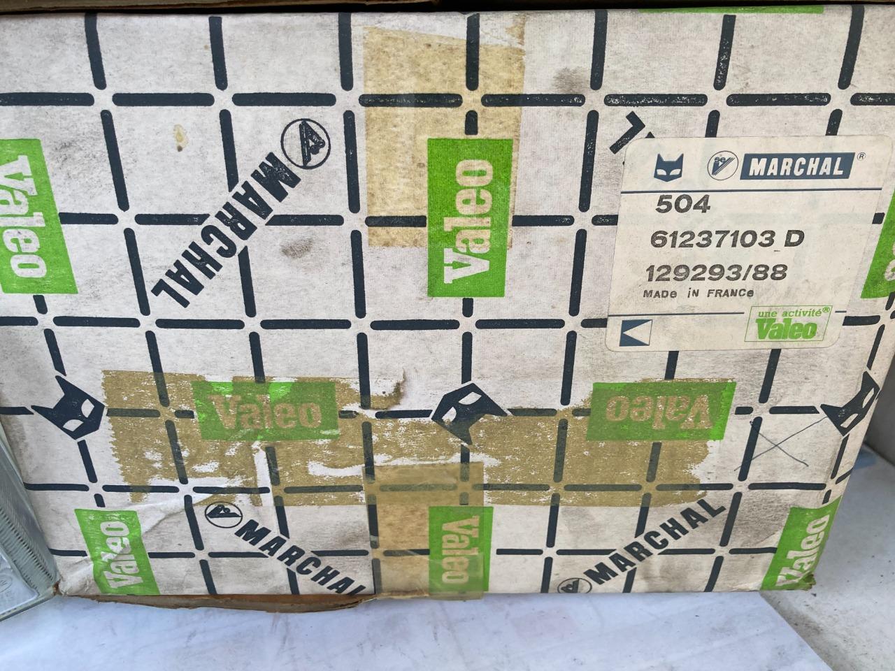 Optique droit neuf VALEO PEUGEOT 504 LesAnciennes.com