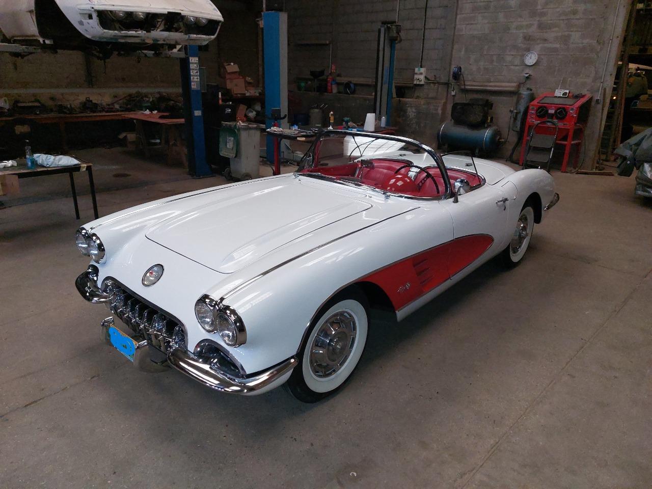 CHEVROLET Corvette C1 - 1960 LesAnciennes.com