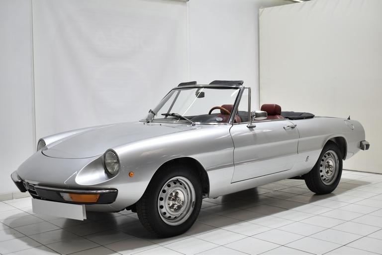 ALFA ROMEO Spider 1300 Junior - 1973 LesAnciennes.com