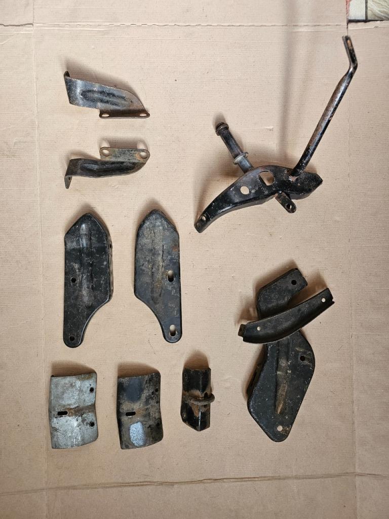 Support pare choc CITROEN DS LesAnciennes.com