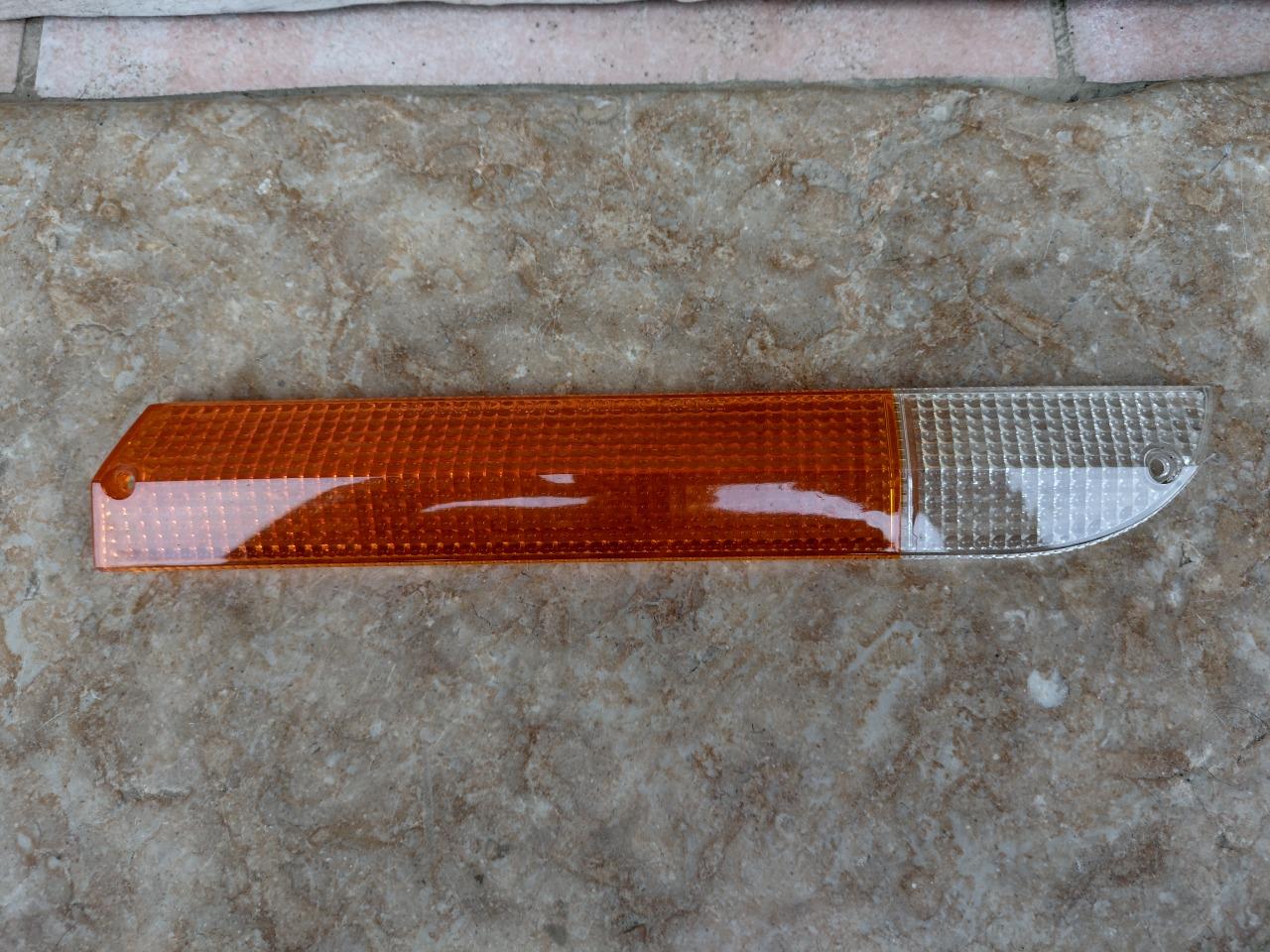 Cabochon Frankani de clignotant gauche neuf LesAnciennes.com