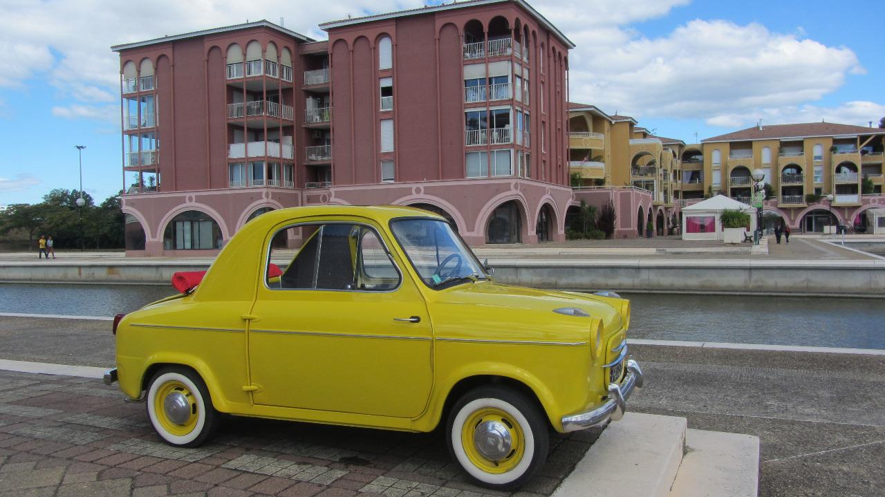 VESPA 400 cabriolet - 1960 LesAnciennes.com
