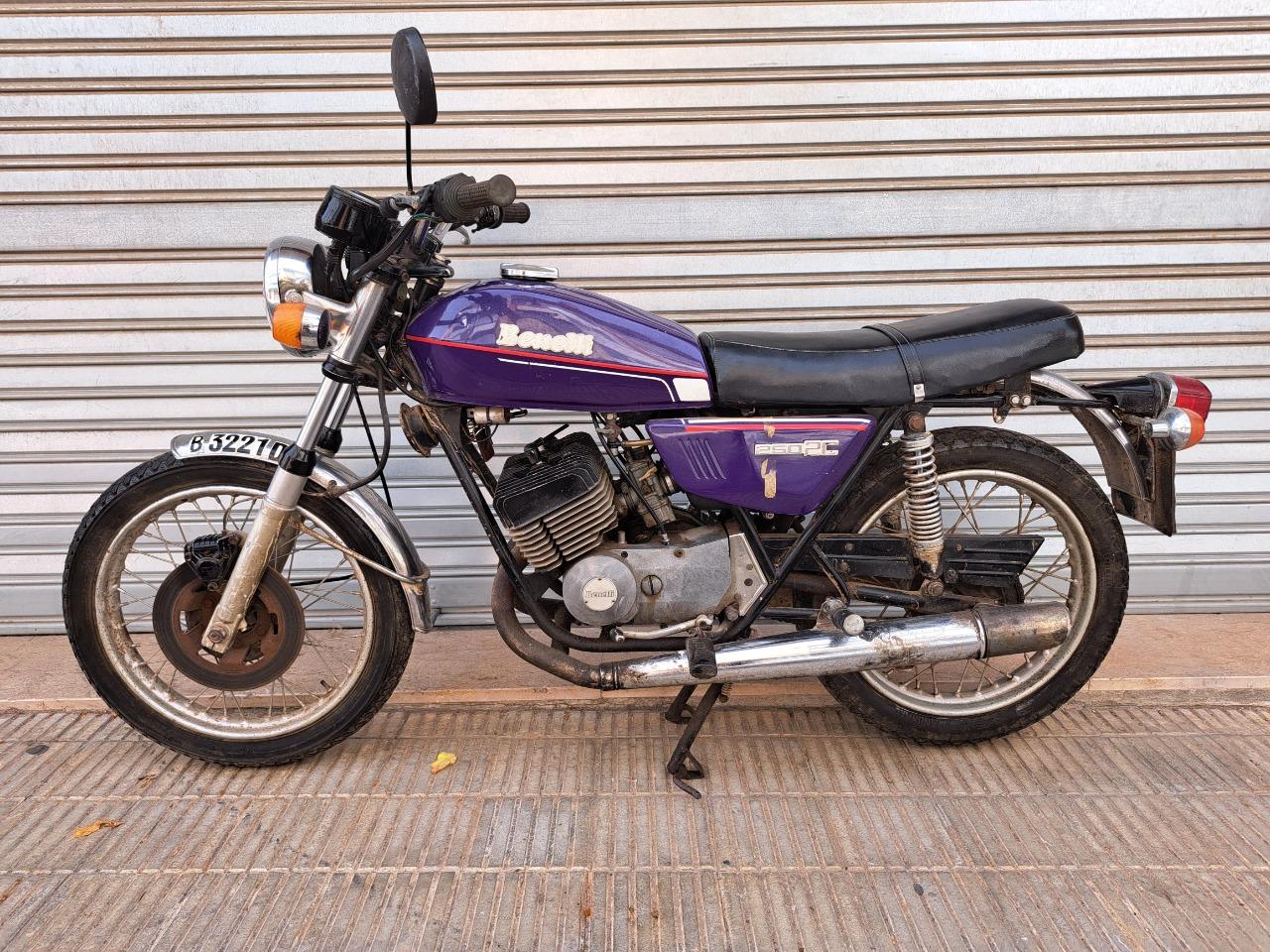 BENELLI 250 2C - 1977 LesAnciennes.com