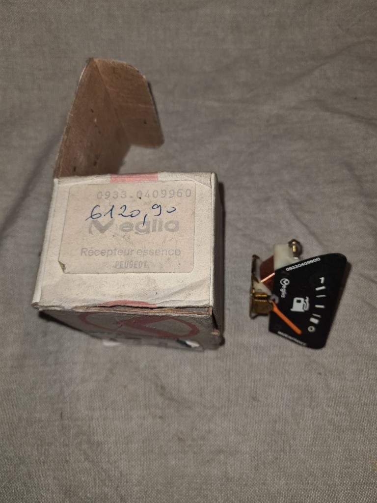 Jauge à essence PEUGEOT peugeot peugeot LesAnciennes.com